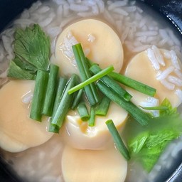 ข้าวต้มเต้าหู้ไข่