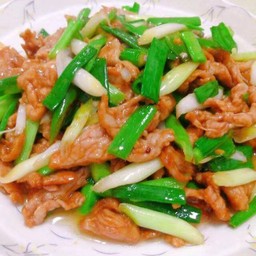 蒜苗牛肉 เนื้อผัดต้นกระเทียม