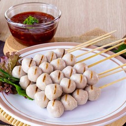 ลูกชิ้นหมูล้วน สูตรโบราณ ปิ้งหอมๆ พร้อมน้ำจิ้มสูตรเด็ด