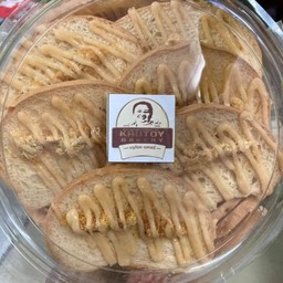 ขนมปัง กรอบไก่หยอง   !! ครูต้อย 100 %