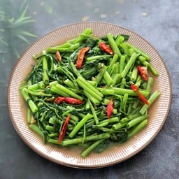 ผัดผักบุ้งน้ำมันหอย