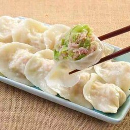 白菜猪肉水饺  เกี๊ยวต้มไส้หมูผักกาด 10 ชิ้น