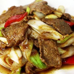 葱爆牛肉 เนื้อผัดต้นหอมญี่ปุ่น