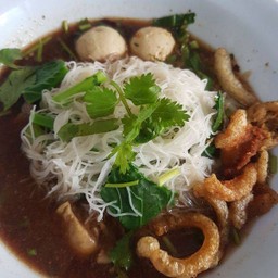 เส้นหมี่น้ำตกหมู