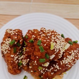 น่องไก่เคลือบซอสเกาหลี