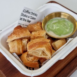 Pandan Kaya Crispy Croissant