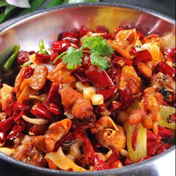 干锅辣子鸡  ไก่กระทะร้อน