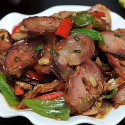 炒云南自制腊肠  ผัดกุนเซียงยูนนาน