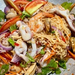 ยำมาม่า+ทะเล (งดเปลี่ยนแปลงรายการอาหารทุกชนิด)