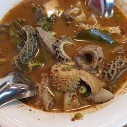 ต้มแซ่บเครื่องในเนื้อ