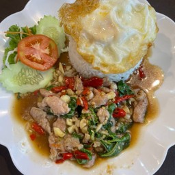 ข้าวกะเพราไก่