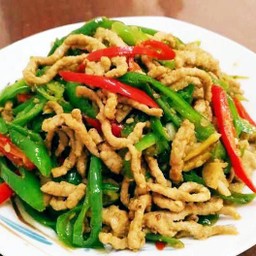 青椒肉丝  หมูเส้นผัดพริกหวาน