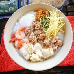 เจ๊สำลี โจ๊กหมู