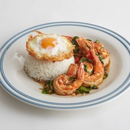 ข้าวกะเพรากุ้งไข่ดาวกรอบ