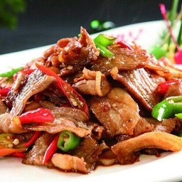 农家小炒肉 หมูสามชั้นผัดพริกหยวก