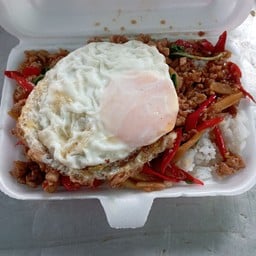 แม่หมวยข้าวไข่เจียว วัดดอกไม้