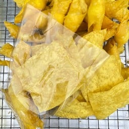 ลูกชิ้นทอดต้นหลิว(ตลาดโต้รุ่ง)หัวหิน