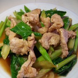 คะน้าผัดใส่หมู