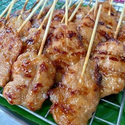 ไส้กรอกอีสาน  ข้าวเหนียวหมูปิ้ง เพลินวาน