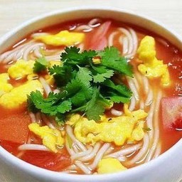 西红柿鸡蛋汤面  บะหมี่ซุปมะเขือเทศไข่