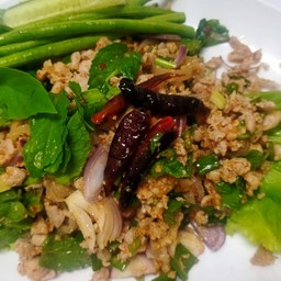 เอ็มโอ ยำแซ่บและอาหารตามสั่ง