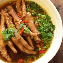 ตีนไก่แซ่บ