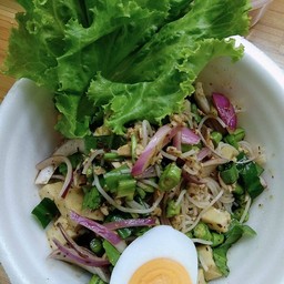 ยำขนมจีนหมูยอ+หมูสับ+ไข่