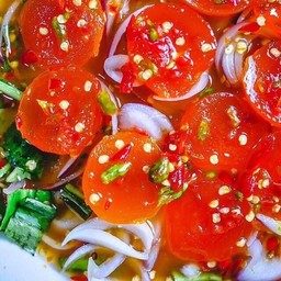 ยำไข่แดงเค็ม