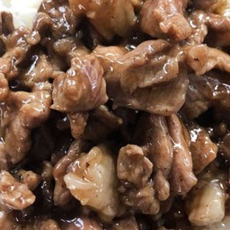 หมูหมักทอดกระเทียมพริกไทย กับข้าว