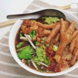 ก๋วยเตี๋ยวไก่ มะระ กำนัน