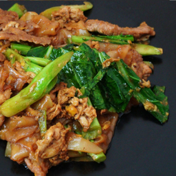 ผัดซีอิ้วเนื้อ