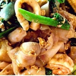 ผัดซีอิ้วทะเล