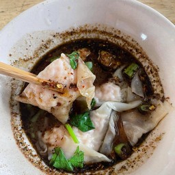 เกี๊ยวหมูเด้งน้ำตกหมู