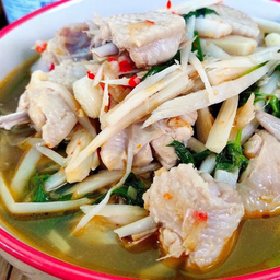 แกงหน่อไม้ส้มไก่บ้าน