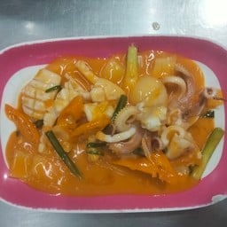 ปลาหมึกผัดไข่เค็ม