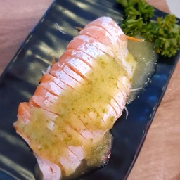 ยำแซลมอนซีฟู้ด