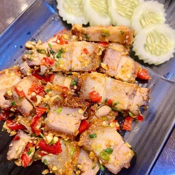 หมูกรอบคั่วพริกเกลือ