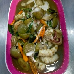 แกงเขียวหวานทะเลแห้ง