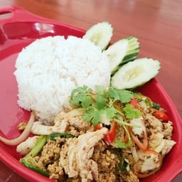 ผัดผงกะหรี่ราดข้าว