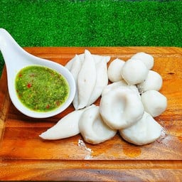 ยำลูกชิ้น(รวมลูกชิ้นขาว)