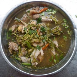 ต้มยำไก่ใบมะขามอ่อน  ใหญ่