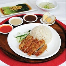 ชุดข้าวมันไก่ทอดสิงคโปร์+ไข่สมุนไพร+ผักกวางตุ้งน้ำมันหอย