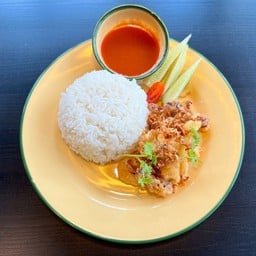 ข้าวปลาหมึกกระเทียม