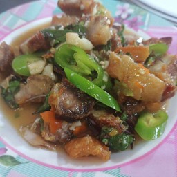 กะเพราหมูกรอบ