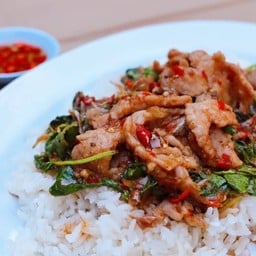 ข้าวราดกระเพราหมู