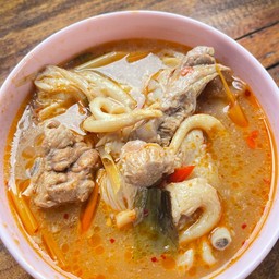 ต้มยำกระดูกหมู