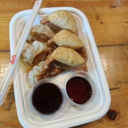 เกี๊ยวซ่า 6 ชิ้น