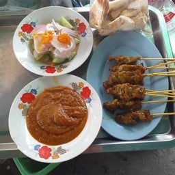 ร้านป้าเด๊ะหมูสะเต๊ะเจ้าเก่า