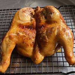 นิรอ บังอ๊าต ไก่ย่างไก่ทอด (ขายในบ้าน)