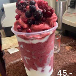 มิกซ์เบอร์รี่โยเกิร์ตปั่น